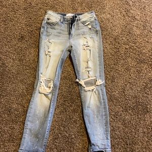Stonewashed distressed kancan jean